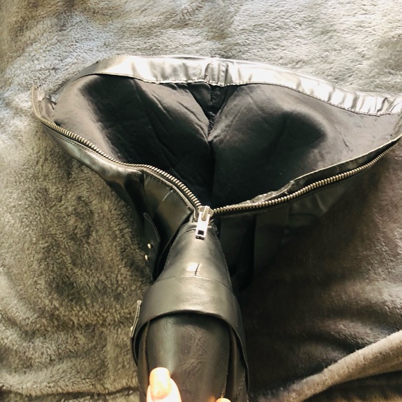 Women’s faux leather boot - Picture 2 of 3